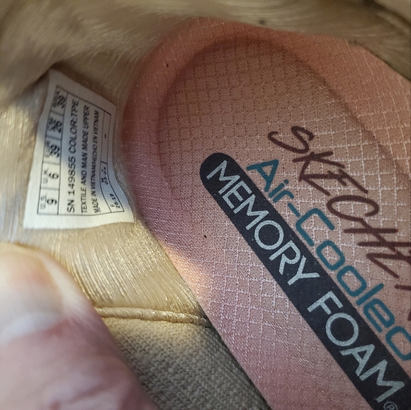 Skechers Light Beige Slip-On Sneakers, Size 9M - Picture 6 of 6